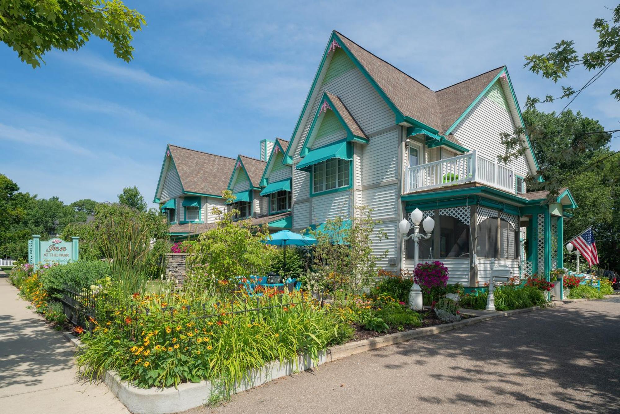 Bed & Breakfast At The Park